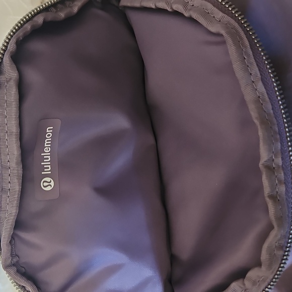lululemon athletica All Night Festival Bag Micro - Volume 2L - Picture 8 of 12